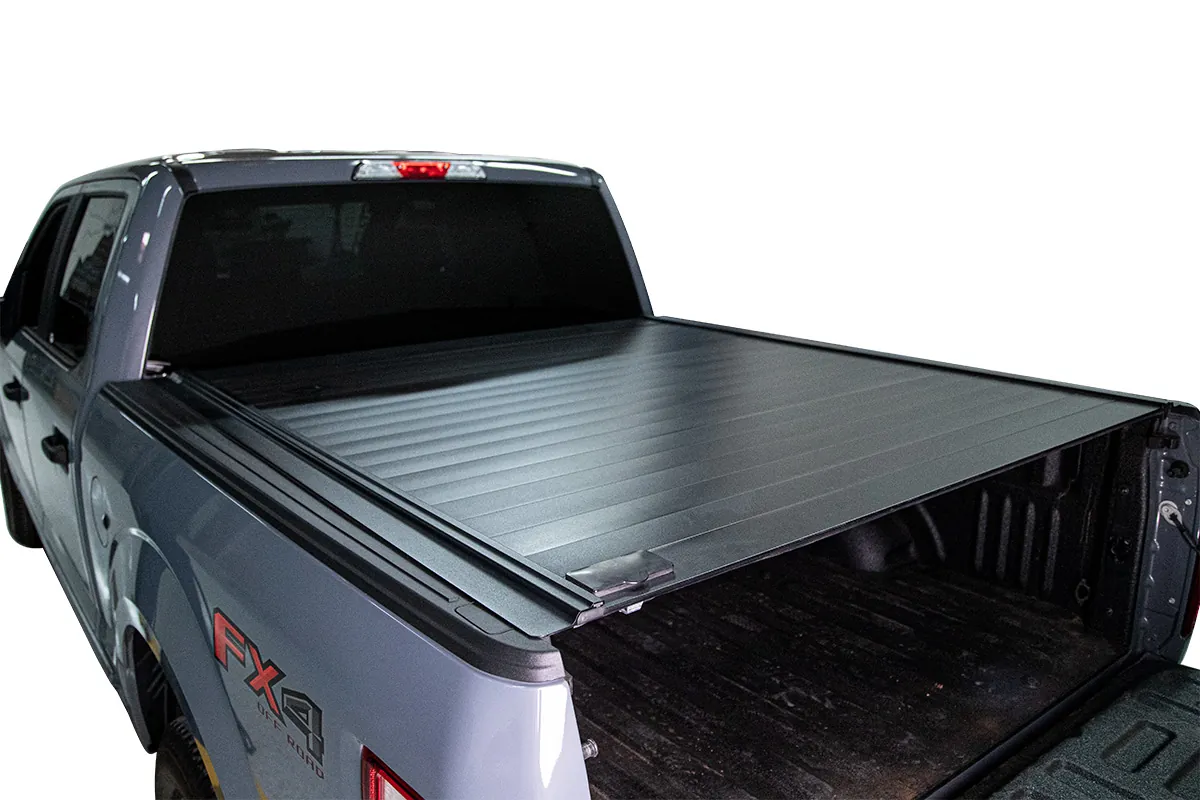 2015-2020 Ford F150 5.5ft Bed RetraxONE MX Tonneau Cover | 60373
