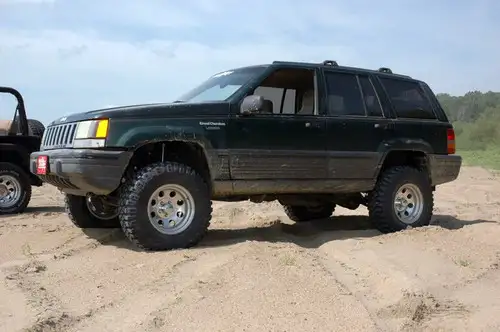 Rough Country 4 Inch Jeep X-Series Suspension Lift Kit 93-98 Grand Cherokee ZJ 68820