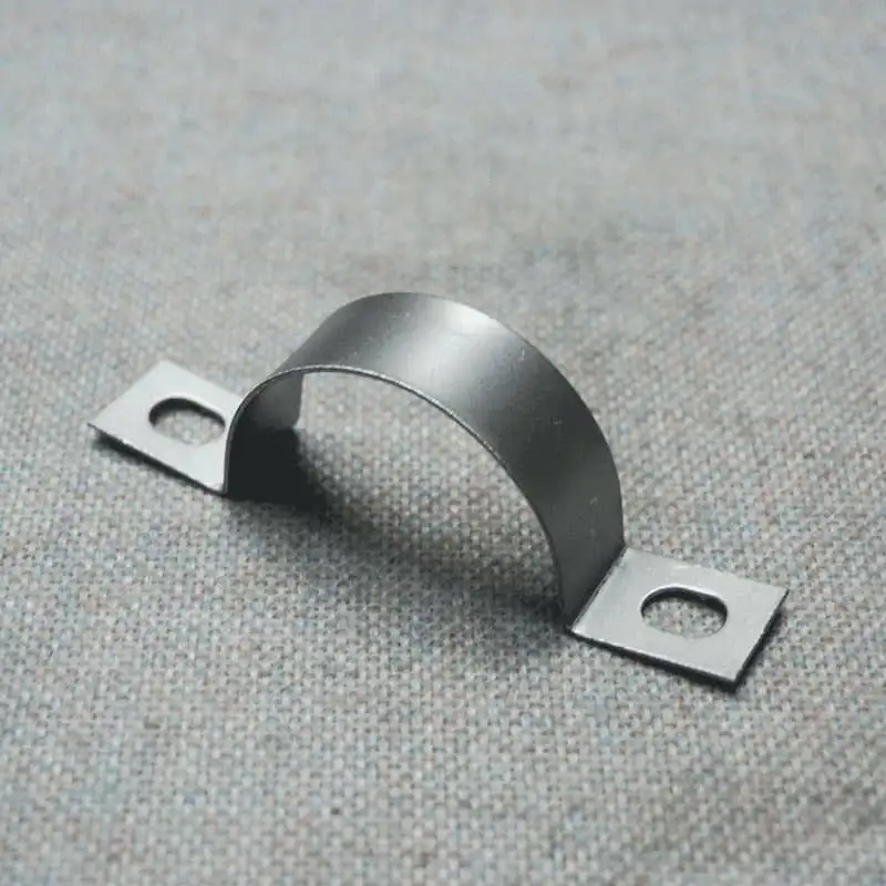 Clip, straight, coolant pipe