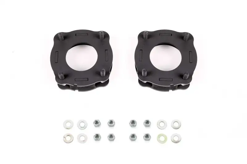Fabtech 2022 Toyota Tundra 1.5in Leveling Kit - Front Spacers and Hardware